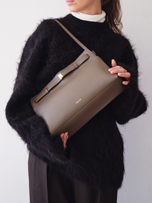 Greta Pouch Elephant 